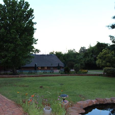 Whispering Pines Country Estate Villa Магалисбург Екстериор снимка