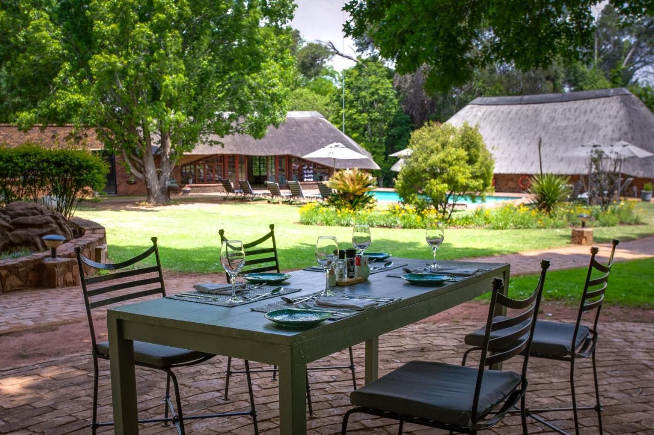 Whispering Pines Country Estate Villa Магалисбург Екстериор снимка