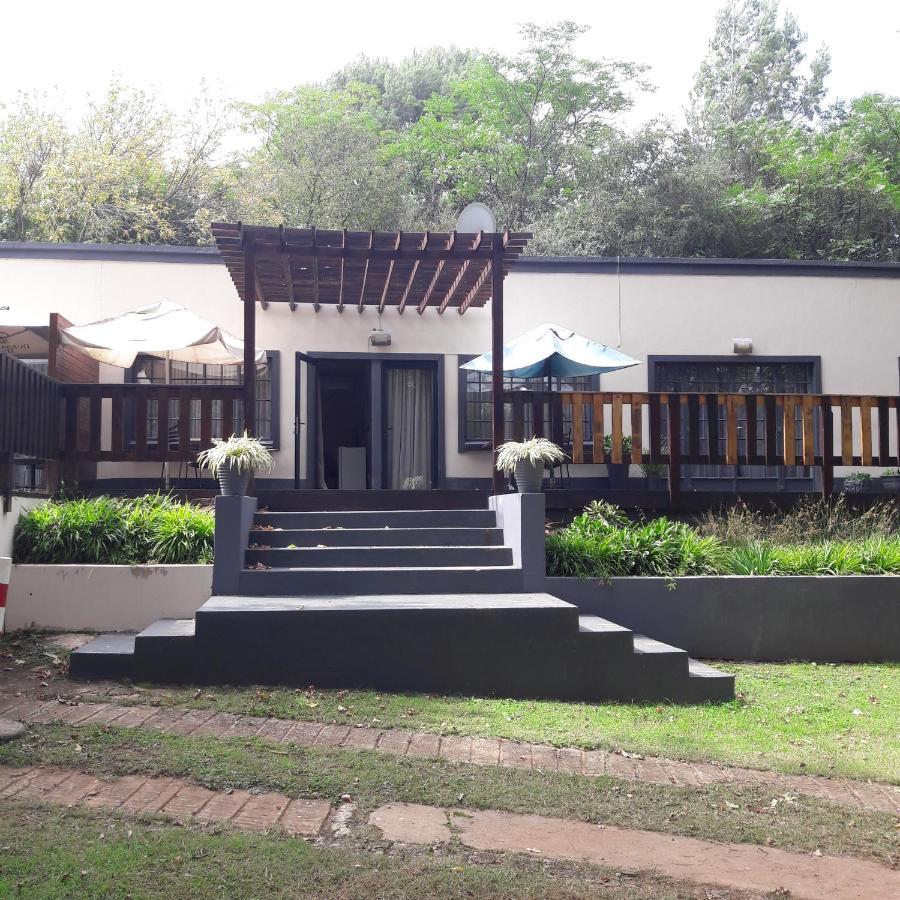 Whispering Pines Country Estate Villa Магалисбург Екстериор снимка